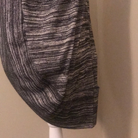 Sleeveless dark and light grey open cardigan - Picture 6 of 7